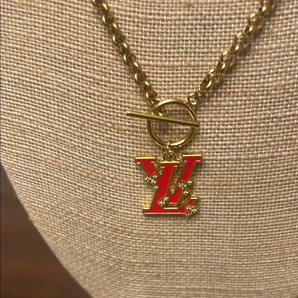 Red & Gold  Pendant Necklace - Picture 2 of 3